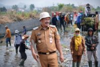 Pemerintah Kabupaten Kerinci menggelar aksi bersih sungai kerinci di kawasan aliran sungai Kecamatan Siulak Mukai pada Senin (24/8/2026).(poto: istimewa).
