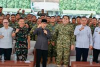 Mendes PDT Yandri Susanto mendorong 205 kepala desa asal Kabupaten Merangin, Jambi, untuk segera mengembangkan program desa tematik.(poto: redaksimedia.com).