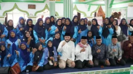 Wali Kota Padang Fadly Amran menghadiri peringatan Maulid Nabi Muhammad SAW yang digelar Pimpinan Anak Cabang (PAC) Persatuan Tarbiyah Islamiyah (Perti) Kecamatan Padang Selatan, di Masjid Raya Teluk Bayur.(poto: padangkita.com).