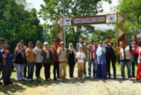 Wali Kota Padang Fadly Amran meninjau Goa Kelelawar Padayo yang berada di kawasan Kompleks PT Semen Padang, Kelurahan Indarung, Kecamatan Lubuk Kilangan.(poto: padangkita.com).