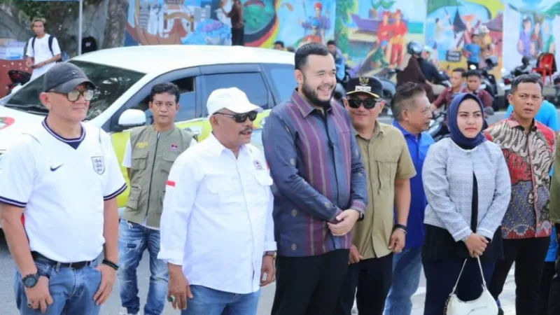 Wali Kota Padang Fadly Amran tutup Lomba Mural di Taman Aliran Kenangan. Seni warnai ruang publik dengan ikon budaya dan wisata Padang Selatan.(poto: padangkita.com).
