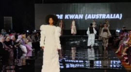Industri mode Tanah Air kembali menyaksikan kejayaan warisan budaya lokal di panggung megah Padang Fashion Summit 2026.(poto: padangkita.com).