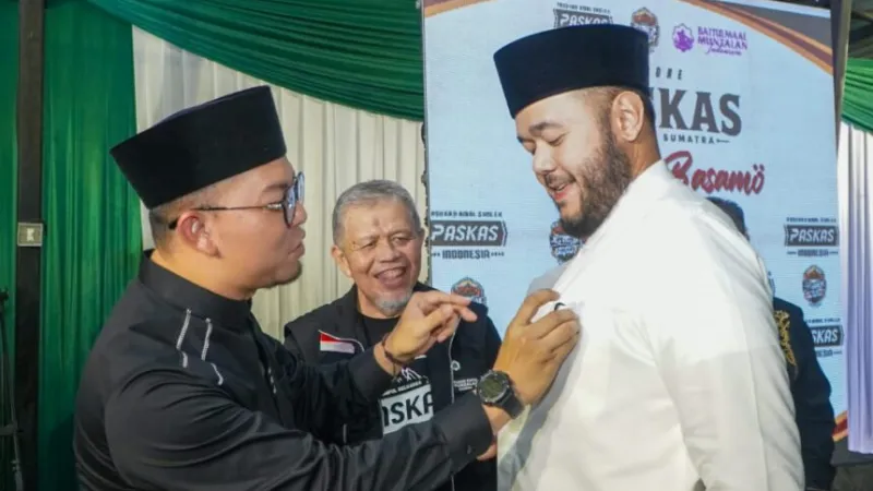 Wali Kota Padang Fadly Amran secara resmi membuka Jambore Paskas se-Sumatera di Sungrilla Outbound Camp, Jumat malam (21/8/2026).(poto: padangkita.com).