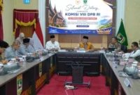 Gubernur Sumatera Barat Mahyeldi Ansharullah menyampaikan urgensi penanganan ini saat menerima Kunjungan Kerja Spesifik Komisi VIII DPR RI pada Jumat, 28 Agustus 2026.(poto: padangkita.com).