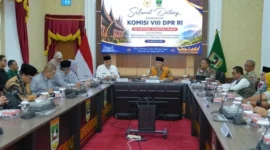 Gubernur Sumatera Barat Mahyeldi Ansharullah menyampaikan urgensi penanganan ini saat menerima Kunjungan Kerja Spesifik Komisi VIII DPR RI pada Jumat, 28 Agustus 2026.(poto: padangkita.com).