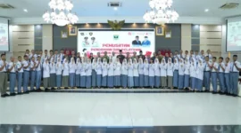 Gubernur Sumatera Barat (Sumbar), Mahyeldi Ansharullah bersama Calon Pasukan Pengibar Bendera Pusaka (Paskibraka) Provinsi Sumbar Tahun 2026.(poto: padangkita.com).