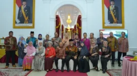 Gubernur Sumatera Barat (Sumbar), Mahyeldi Ansharullah bersama jajaran Ikatan Keluarga Alumni Lembaga Ketahanan Nasional (IKA Lemhannas) di Istana Gubernur, Jumat (21/8/2026).(poto: padangkita.com).