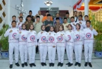 Mahyeldi Ansharullah melepas kontingen MAN 1 Bukittinggi yang akan mewakili Sumbar pada Lomba Kreasi Baris Berbaris dan Pengibaran Bendera (LKBB-PB) MPR RI 2026 tingkat nasional.(poto: padangkita.com).