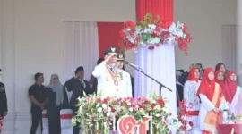 Mahyeldi Ansharullah bersama jajaran Forkopimda mengikuti Upacara Peringatan HUT ke-81 Kemerdekaan Republik Indonesia di Halaman Istana Gubernur Sumatera Barat, Senin (17/8/2026).(poto: padangkita.com).