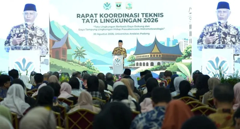 Gubernur Sumatera Barat (Sumbar) menghadiri Rapat Koordinasi Teknis Tata Lingkungan Tahun 2026 di Universitas Andalas (Unand), Padang, Kamis (20/8/2026).(poto: padangkita.com).