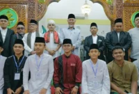 Gubernur Sumbar Mahyeldi Ansharullah bersama panitia pelaksana Lomba Khotbah Jumat dan Azan tingkat SMA/SMK se-Kota Padang.(poto: padangkita.com).