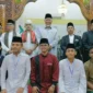 Gubernur Sumbar Mahyeldi Ansharullah bersama panitia pelaksana Lomba Khotbah Jumat dan Azan tingkat SMA/SMK se-Kota Padang.(poto: padangkita.com).