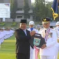 Gubernur Sumatera Barat Mahyeldi Ansharullah secara resmi menerima penganugerahan Kartika Pamong Praja Madya dari Institut Pemerintahan Dalam Negeri.(poto: padangkita.com).