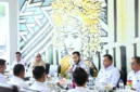 Wali Kota Padang Fadly Amran saat memimpin rapat internal bersama jajaran Organisasi Perangkat Daerah (OPD) terkait dan camat se-Kota Padang.(poto: padangkita.com).