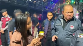 Tim gabungan pemberantasan narkoba memeriksa pengunjung salah satu tempat hiburan malam di kota Padang.(poto: padangkita.com).