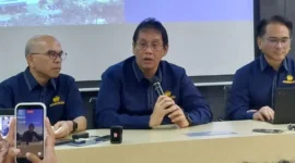 Menteri Keuangan (Menkeu) Purbaya Yudhi Sadewa memberikan keterangan di Kantor Kemenkeu.(poto: padangkita.com).