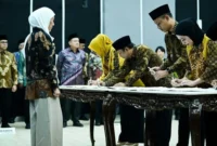 Menteri Komunikasi dan Digital Meutya Hafid memimpin agenda pengukuhan anggota kpi pusat periode 2026–2029 di Jakarta pada Rabu (26/8/2026).(poto: radarsumbar.com).