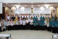 Wali Kota Pariaman Yota Balad secara resmi melepas keberangkatan kontingen daerah untuk mengikuti ajang Jambore Kader PKK Pariaman tingkat provinsi.(poto: radarsumbar.com).