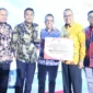 Pemprov Sumbar raih penghargaan Kemendagri 2026 dan insentif Rp3,5 miliar atas capaian pengelolaan lingkungan serta pendidikan di Sumatera.(poto: radarsumbar.com).