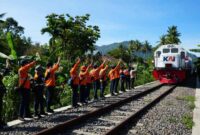 Masyarakat Sumatera Barat memanfaatkan layanan kereta api Sumbar secara masif selama momentum peringatan HUT ke-81 Kemerdekaan Republik Indonesia.(poto: radarsumbar.com).
