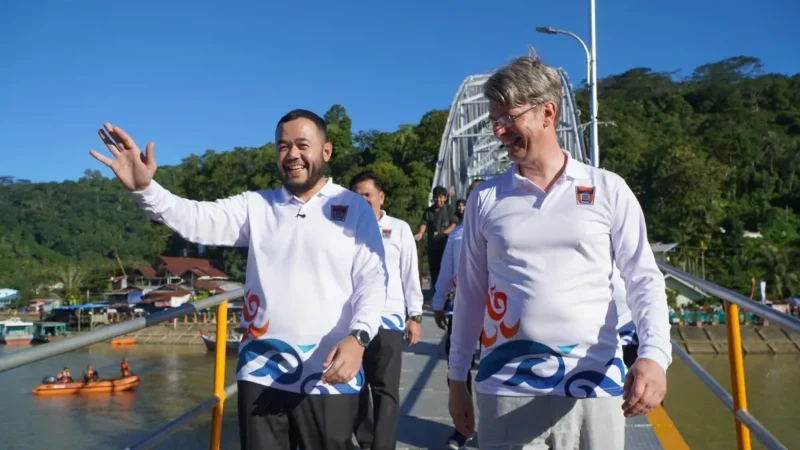 Wali Kota Padang Fadly Amran memimpin peresmian Jembatan Hildesheim Padang bersama Wali Kota Hildesheim Jerman Ingo Meyer.(poto: radarsumbar.com).