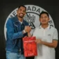 Striker Asal Brasil Junior Batista diperkenalkan manajmene Semen Padang FC.(poto: padangkita.com).