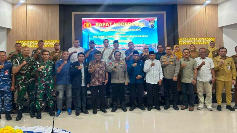 Kepolisian Resor Kota Padang menggelar rapat koordinasi Polresta Padang bersama instansi terkait dan tokoh masyarakat.(poto: radarsumbar.com).