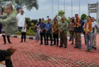 Sekretaris Daerah (Sekda) Provinsi Sumbar, Arry Yuswandi, menyambut kedatangan Tim Evaluator UNESCO.(poto: padangkita.com).