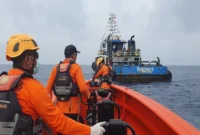 Peristiwa kapal TB Simponi terbakar mengguncang kawasan perairan Kota Padang, Sumatra Barat, pada Jumat (14/8/2026) pagi.(poto: radarsumbar.com).