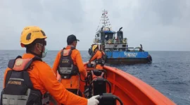 Peristiwa kapal TB Simponi terbakar mengguncang kawasan perairan Kota Padang, Sumatra Barat, pada Jumat (14/8/2026) pagi.(poto: radarsumbar.com).