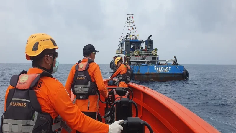 Peristiwa kapal TB Simponi terbakar mengguncang kawasan perairan Kota Padang, Sumatra Barat, pada Jumat (14/8/2026) pagi.(poto: radarsumbar.com).