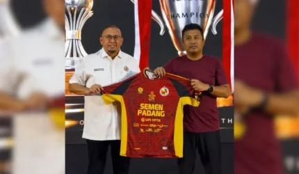 Semen Padang FC resmi meluncurkan tim dan jersey anyar musim 2026/2027. Manajemen Kabau Sirah mematok target tinggi untuk menjuarai kompetisi.