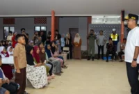 Wakil Gubernur Sumbar), Vasko Ruseimy ketika meninjau Sekolah Rakyat Terintegrasi (SRT) 3 Dharmasraya.(poto: padangkita.com).