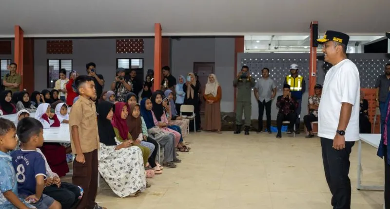 Wakil Gubernur Sumbar), Vasko Ruseimy ketika meninjau Sekolah Rakyat Terintegrasi (SRT) 3 Dharmasraya.(poto: padangkita.com).