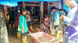 Penggalian Sedimen dan Penanganan Pasca-Banjir 3 Agustus oleh Tim TRC.(poto: padangkita.com).