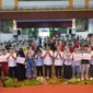 PT Semen Padang menyerahkan beasiswa PT Semen Padang senilai Rp303,5 juta kepada 198 anak karyawan dan karyawati yang mengukir prestasi akademik.(poto: padangkiita.com).