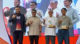 Menteri Ekonomi Kreatif/Kepala Badan Ekonomi Kreatif Republik Indonesia Teuku Riefky Harsya membuka secara resmi kegiatan Talk on Taste di Mini Stage Kawasan Kota Tua.(poto: padangkita.com).