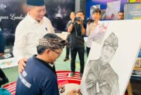 Gubernur NTB H. Lalu Muhamad Iqbal menyerahkan bantuan remisi tersebut secara simbolis di Lapas Kelas IIA Lombok Barat, Kuripan, pada Senin (17/8/2026).(poto: radarntb.com).