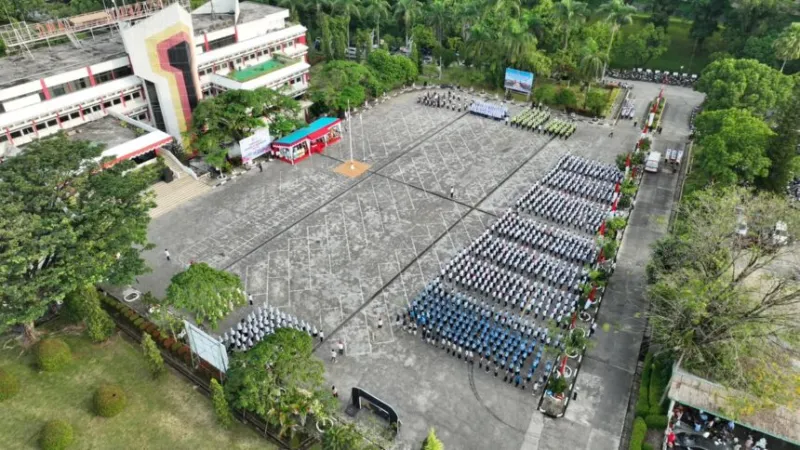 Suasana upacara peringatan hari kemerdekaan Republik Indonesia ke-81 di libgkungan PT Semen Padang.(poto: padangkita.com).