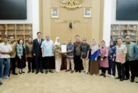 Wakil Ketua Komisi VI DPR RI Andre Rosiade poto bersama antara parlemen, manajemen, pemegang saham, serta serikat pekerja di Gedung DPR RI, Jakarta, Selasa (18/8/2026).(poto: radarsumbar.com).