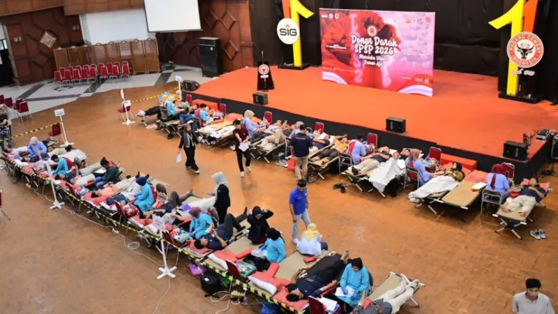 PT Semen Padang melalui Serikat Pekerja Semen Padang (SPSP) menyumbangkan 326 kantong darah kepada Palang Merah Indonesia (PMI) Kota Padang.(poto: padangkita.com).