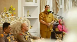 Wali Kota Pariaman, Yota Balad menghadiri acara Kenal Pamit Kapolres Pariaman dari AKBP Andreanaldo Ademi kepada AKBP Agung Pranajaya di Balairung Rumah Dinas Wali Kota, Senin (3/8/2026).(poto: padangkita.com).