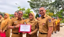 penyerahan apresiasi bergengsi ini berlangsung saat apel pagi gabungan di Balai Kota Aie Pacah pada Senin, 24 Agustus 2026.(poto: padangkita.com).