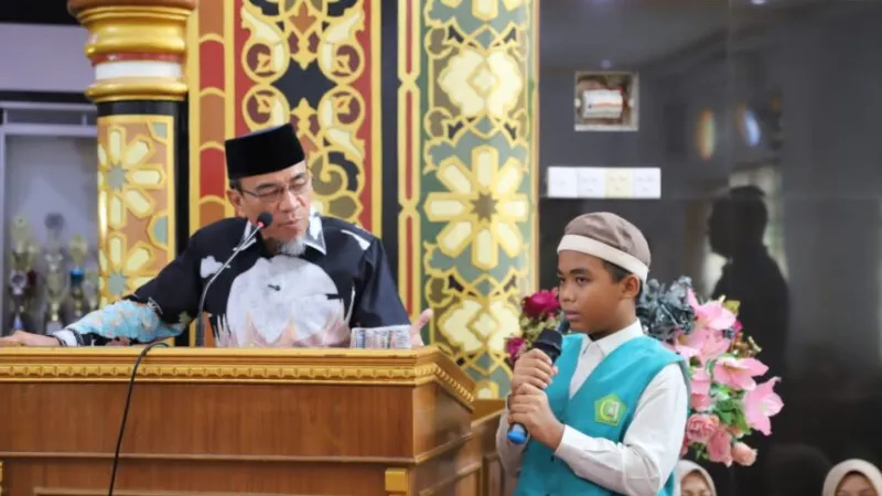 Wakil Wali Kota Padang Maigus Nasir saat menghadiri Semarak Maulid Nabi di Kecamatan Padang Timur.(poto: padangkita.com).
