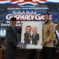 Guspardi Gaus merayakan ulang tahun ke-70 dengan meluncurkan tujuh buku politik di Padang, yang dihadiri jajaran pimpinan Sumatera Barat.(poto: padangkita.com).