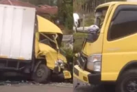 Kecelakaan dua truk panyalaian mengejutkan pengguna jalan yang melintas di kawasan Nagari Aie Angek, Kecamatan X Koto, Kabupaten Tanah Datar, Sumatera Barat.(poto: fajarsumbar.com).
