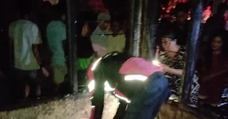 Peristiwa naas kebakaran rumah Pesisir Selatan menghanguskan dua unit bangunan permanen di kawasan Api-Api, Nagari Pasar Baru, Kecamatan Bayang, Sabtu (26/9/2026).(poto: fajarsumbar.com).
