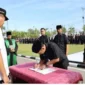 Wali Kota Pariaman Yota Balad memimpin prosesi pelantikan anggota BPD Pariaman secara resmi di halaman Balai Kota Pariaman pada Rabu, 23 September 2026.(poto: fajarsumbar.com).