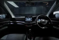 Dashboard mobil berbau apek sering menjadi tanda adanya masalah pada sistem pendingin atau bagian kabin yang lembap. (poto: fajarsumbar.com).