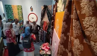 Pameran seni Rauik Rang Mudo di Taman Budaya Sumbar tampilkan karya kriya pelajar SMK Padang.(poto: fajarsumbar.com).